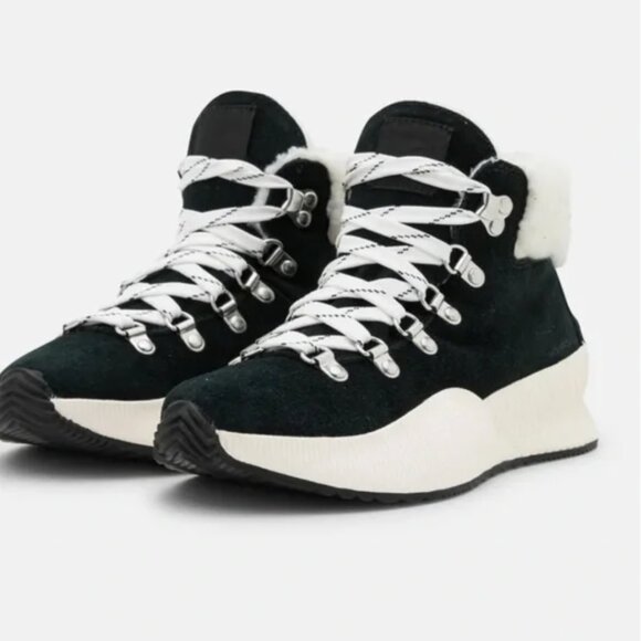 SOREL Out N' About III Conquest Waterproof Boot (Women) Size 6 - Picture 6 of 13